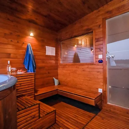 Zacisze W Ogrodku Dom Z Balia I Sauna Ogrodek Exterior photo